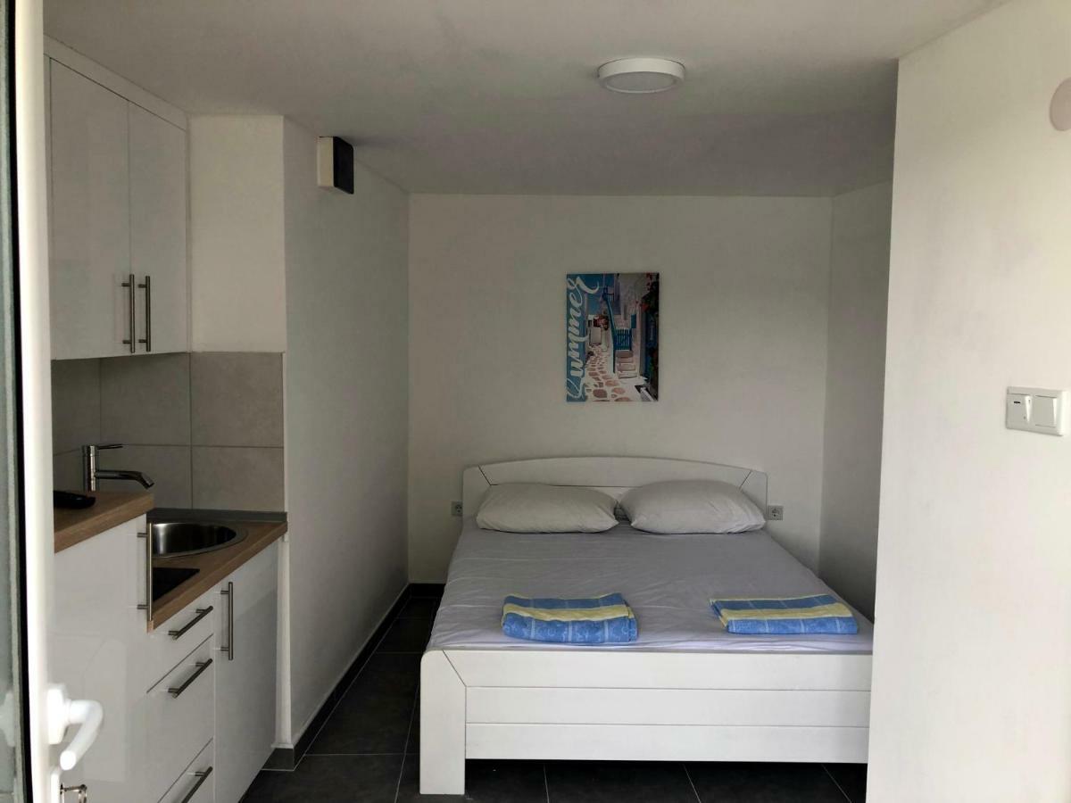 Apartments Lukrecia Неум Екстериор снимка