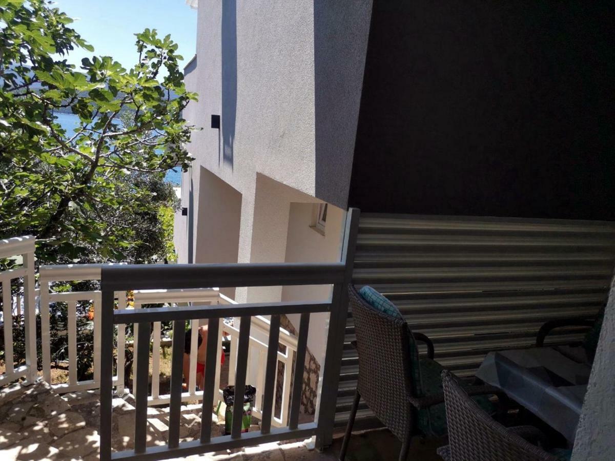 Apartments Lukrecia Неум Екстериор снимка