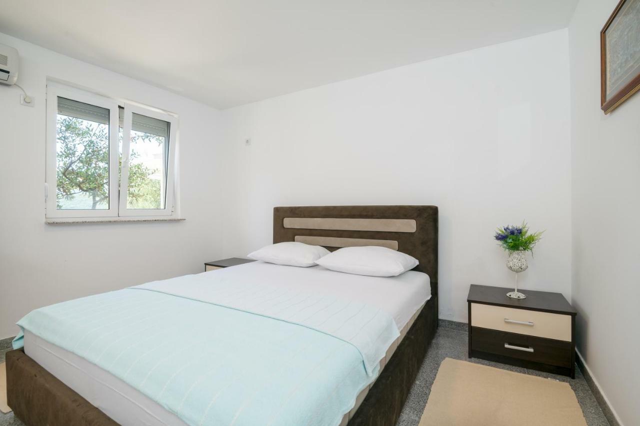 Apartments Lukrecia Неум Екстериор снимка