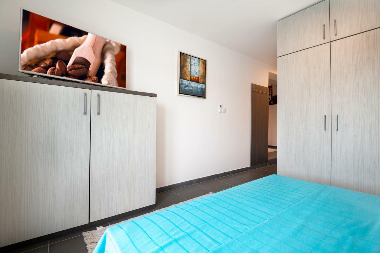 Apartments Lukrecia Неум Екстериор снимка