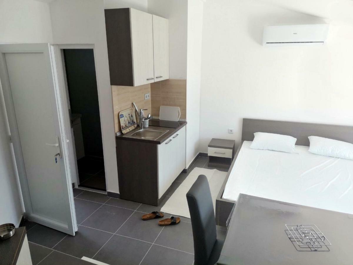 Apartments Lukrecia Неум Екстериор снимка