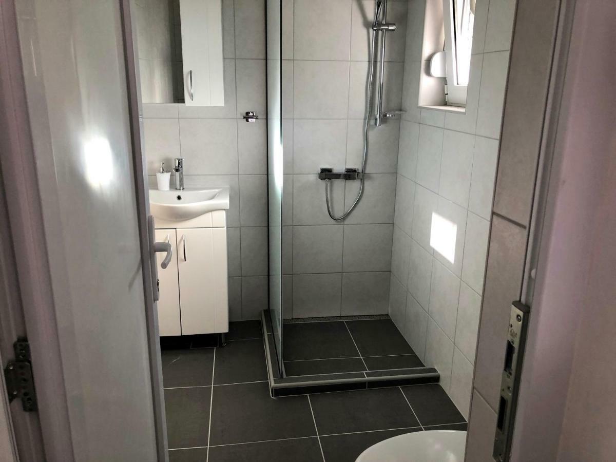 Apartments Lukrecia Неум Екстериор снимка